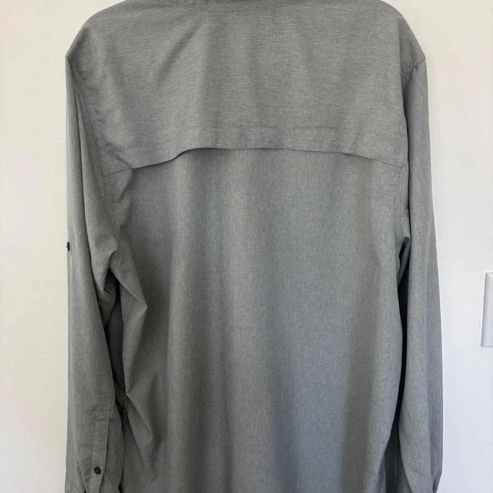 The North Face Grey Button-Down Shirt • Men’s XL • Excellent
